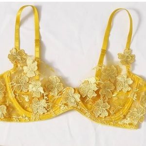 BUNDLE 2 pack- Appliqué lace bras